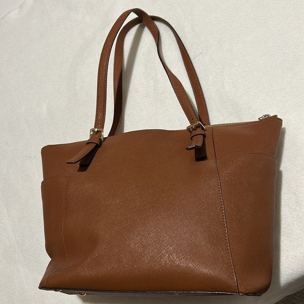 Michael Kors Jet Set zip-top leather shoulder bag - Picture 3 of 5